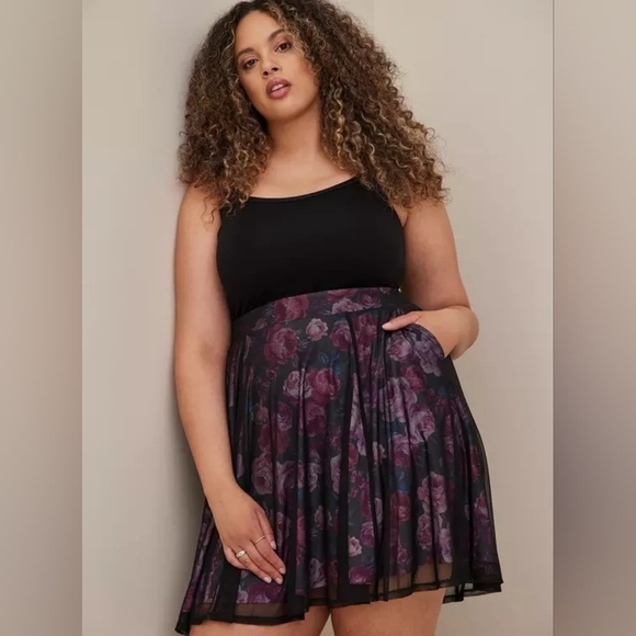Torrids High Waisted A-Line Mini Skirt Black Gray Pink Mesh Overlay 3x - Picture 2 of 14